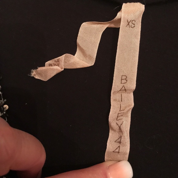 🦋 Beautiful, like new fitted top. - Picture 6 of 9